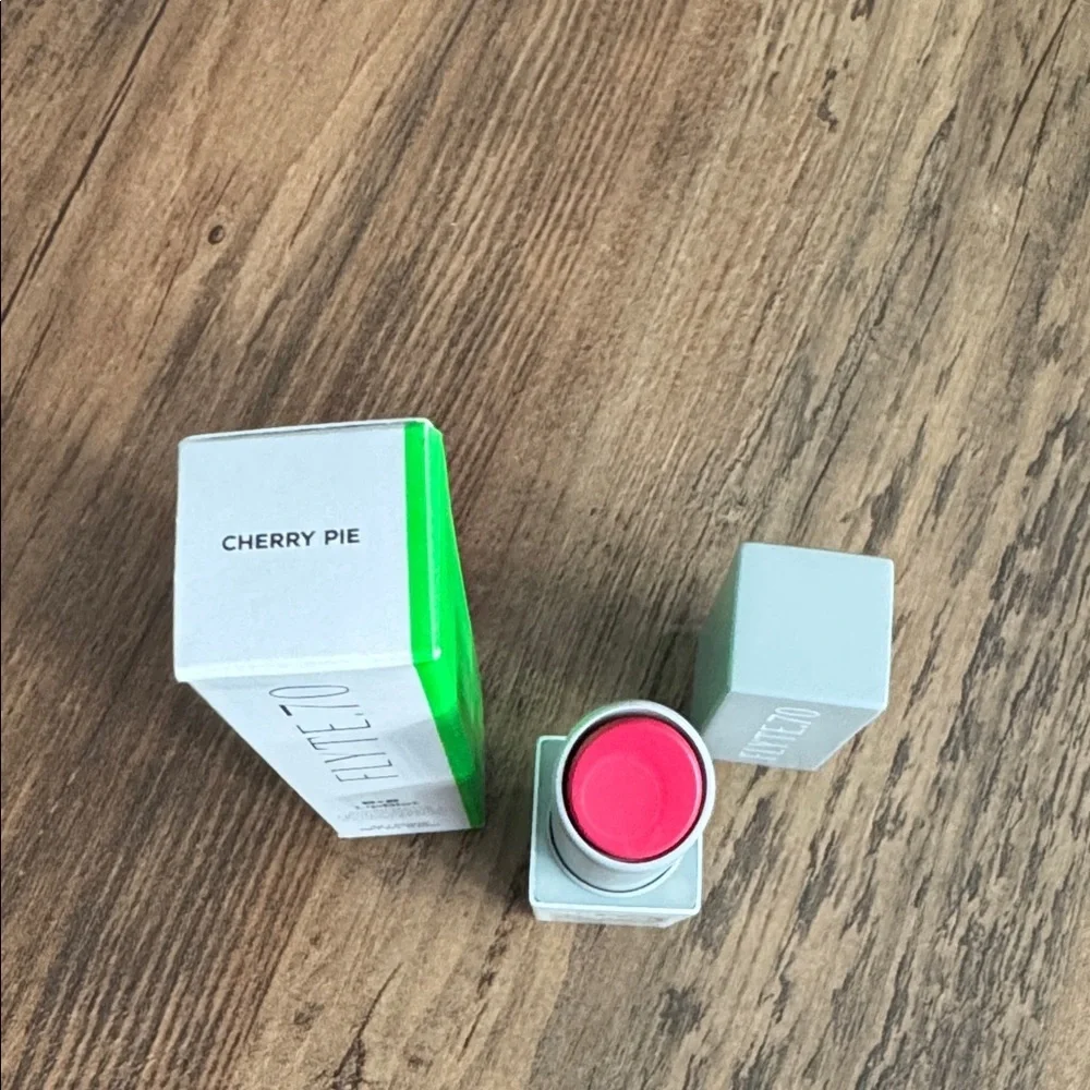 FLYTE 70 B+ B Lipblot shade Cherry Pie